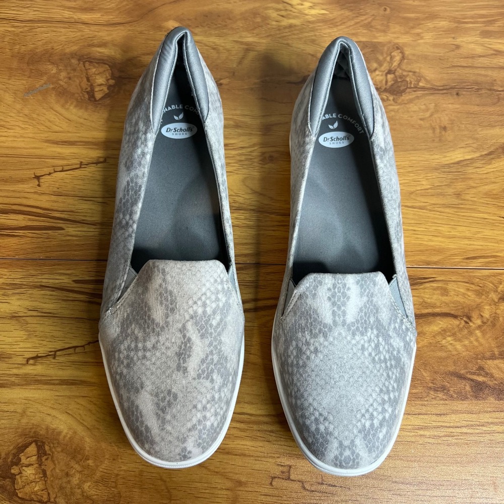 Dr SchollsSlip On Flats Shoes Women Size 9 Comfort Gray Snake Skin Print NEW